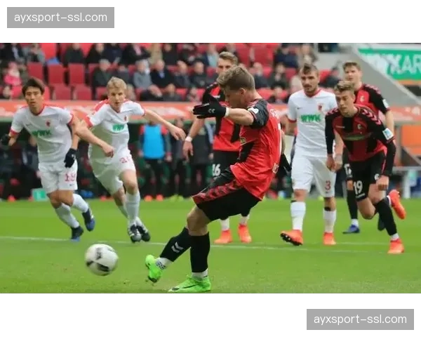 沃尔夫斯堡对阵奥格斯堡实时战况：主队两度领先均被扳平，客队第80分钟点球反超