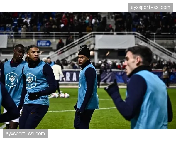 聚焦姆巴佩：巴黎圣日耳曼为其举办告别仪式，致敬七年巴黎生涯