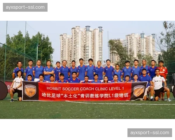 法国足球青训营引入新课程，重点培训年轻球员主罚定位球技巧