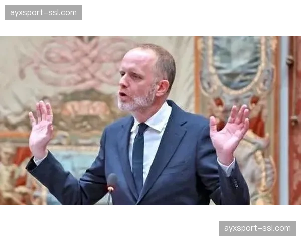 科莫市长承诺改造西尼加利亚球场，力争具备承办欧冠条件